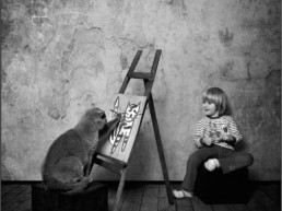 Une fille et son chat par le photographe Andy Prokh