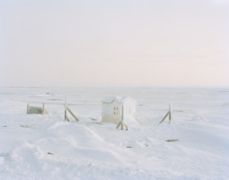 Cabane en Alaska l'hiver Eirik Johnson