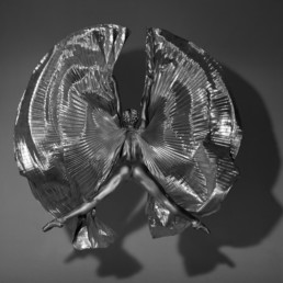 Silver : des femmes nues en statues métalliques par le photographe Guido Argentini