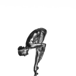 Silver : des femmes nues en statues métalliques par le photographe Guido Argentini