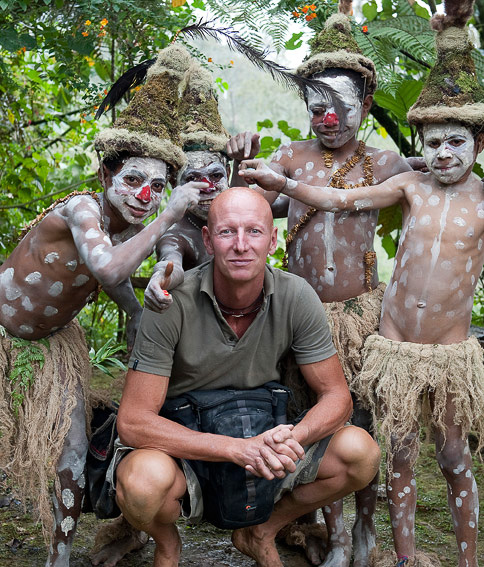 Les dernières tribus indigènes du monde par le photographe Jimmy Nelson