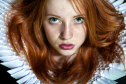 Portrait femme rousse par Maja Topcagic