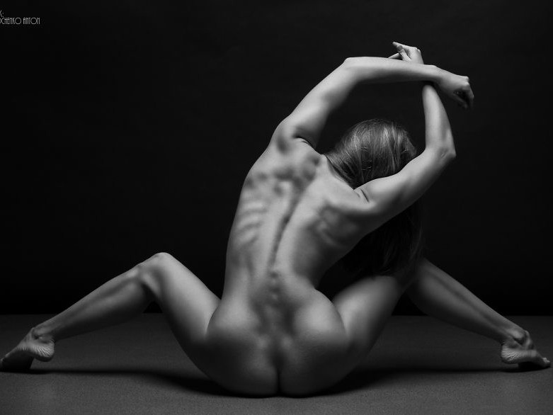 Bodyscape ou les corps d'athlètes nues d'Anton Belovodchenko