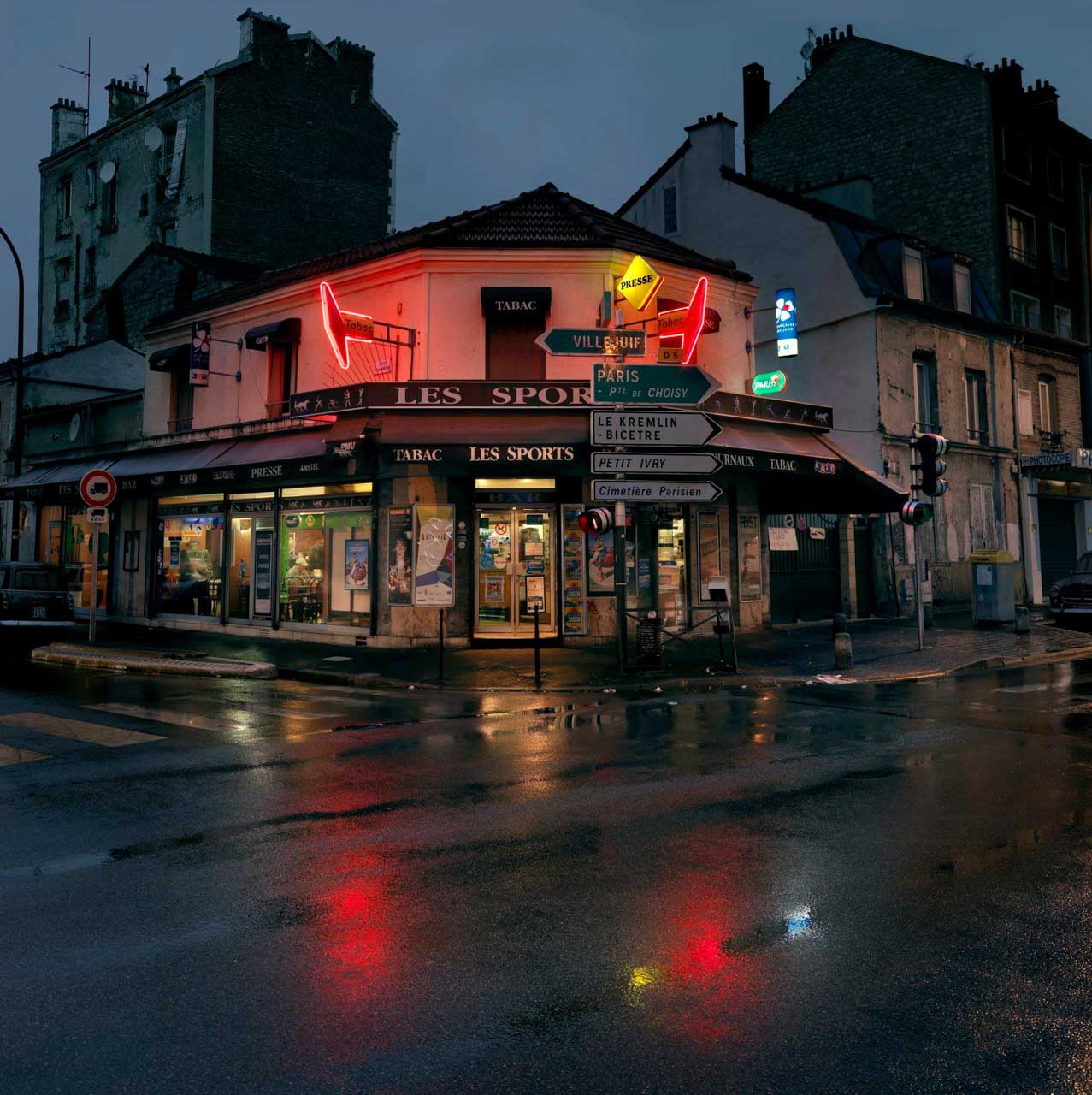 Les Sports. Avenue de Verdun, Ivry-sur-Seine. - Photo : Blaise Arnold