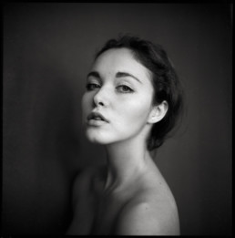 Les portraits de femmes en noir et blanc par Jan Scholz