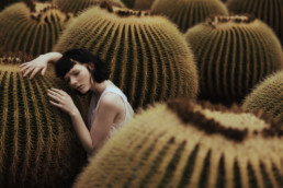 femme nue cactus © Alessio Albi