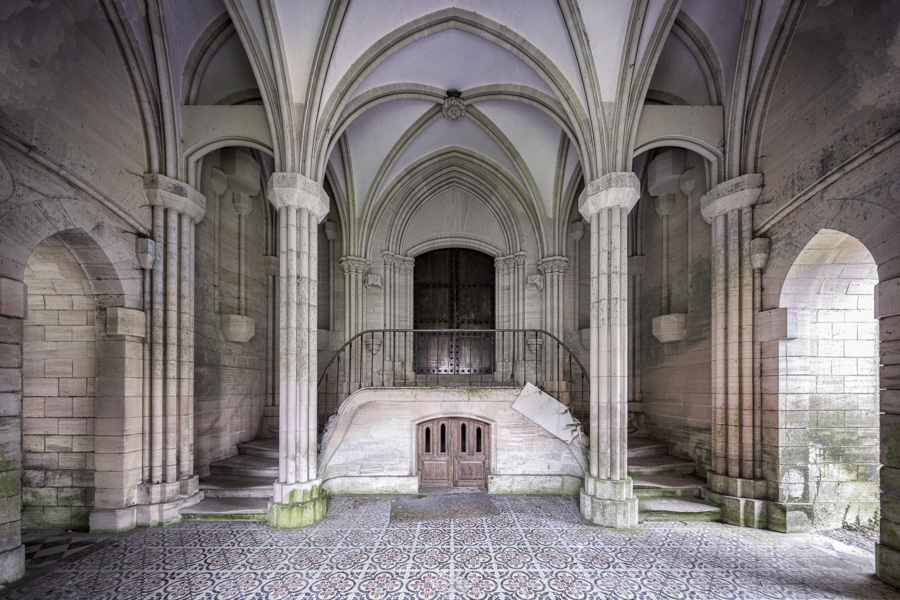 James Kerwin-Domum Dei THE GRAND ENTRANCE | THE STUNNING STAIRS THAT LEAD UP TO THIS HUGE AND DRAMATIC ABANDONED MONASTERY CHAPEL IN FRANCE.- 