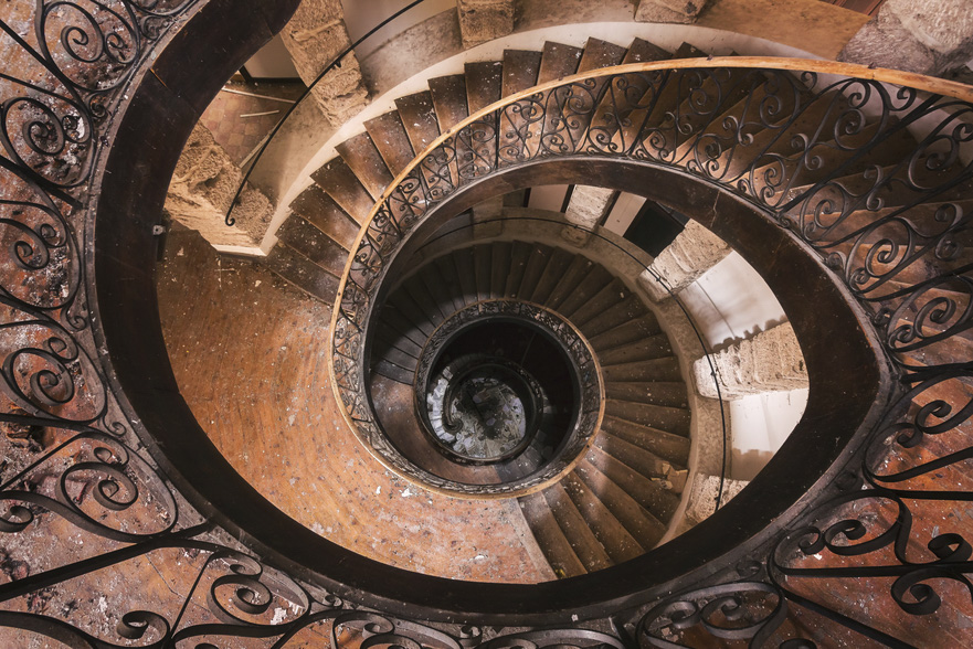 © Roman Robroek - Escaliers abandonnés - France