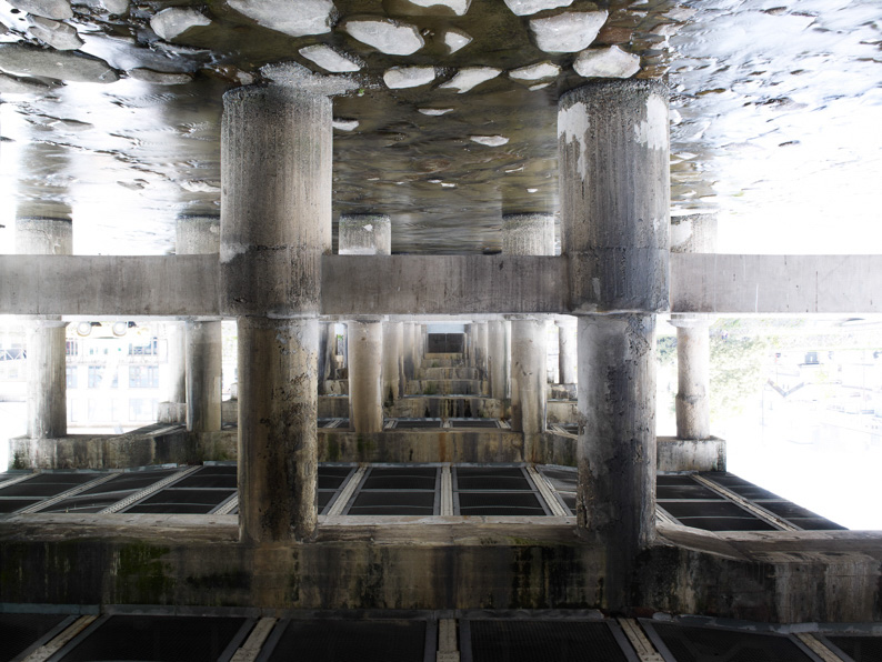 © Floriane de Lassée, Ciels de Seine (Pont Sanjo, Rivière Kamo, Kyoto)