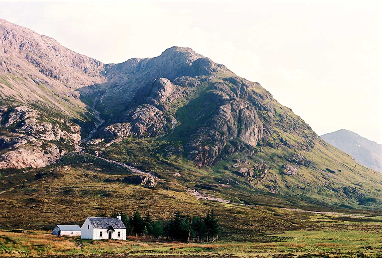 "Scotland", une série photo retraçant les paysages écossais par la photographe Agathe Monnot