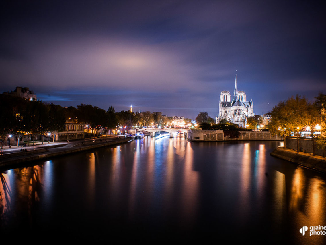 photo de la cathédrale Notre-Dame de Paris de nuit