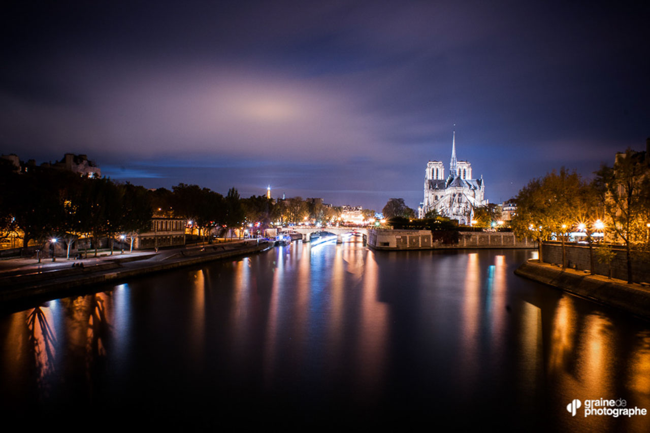 photo de la cathédrale Notre-Dame de Paris de nuit