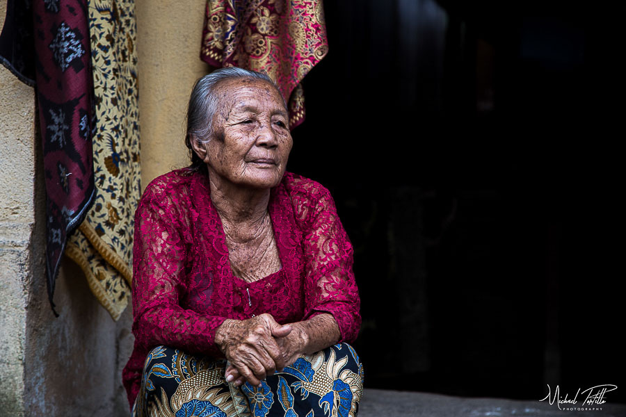 portrait femme agée à Bali