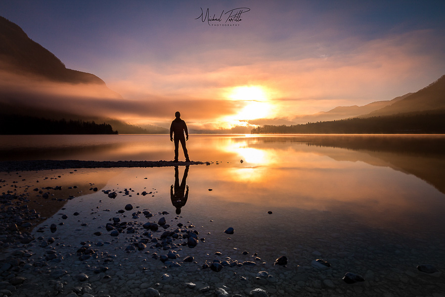 Coucher de soleil sur un lac