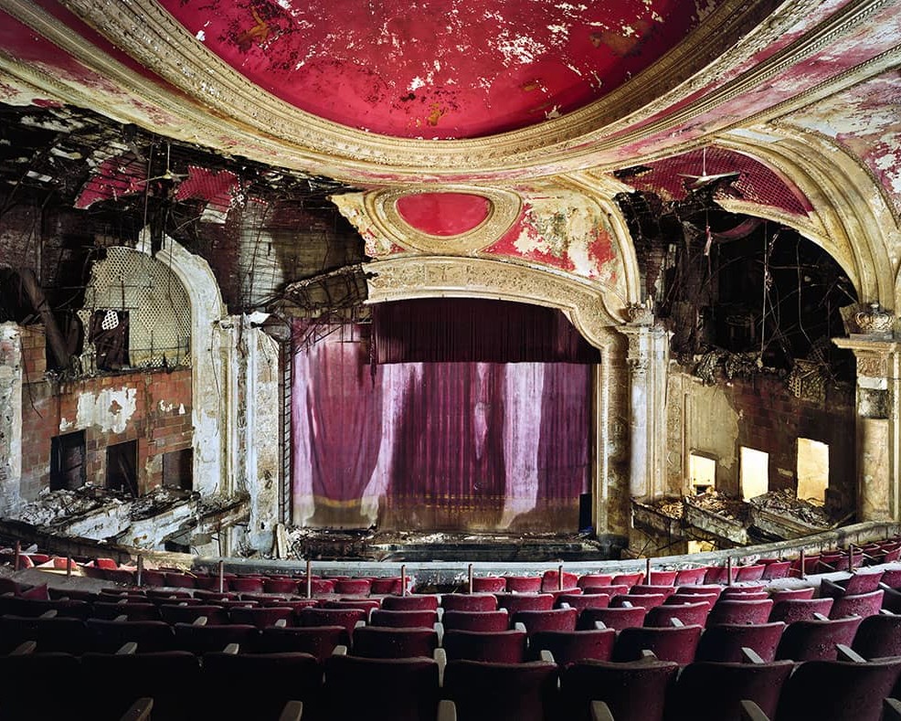 Urbex théâtre par Yves Marchand et Romain Meffre