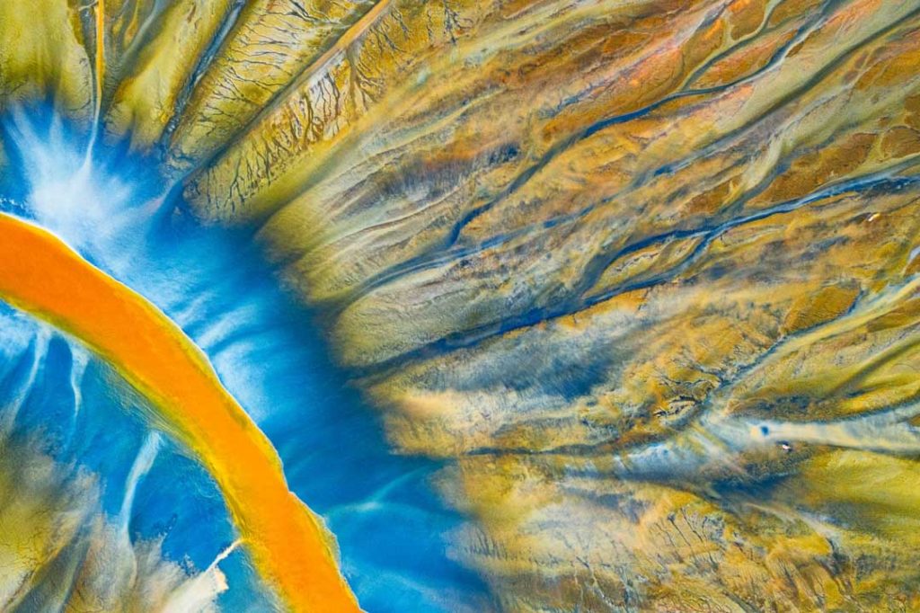 Poisoned River par Gheorghe Popa, Drone Photo Awards 2021catégorie Abstrait