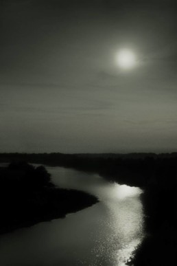 Paysage nocturne de la série Somber par Fili