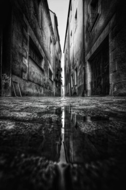Street photo en noir et blanc par le photographe Jeza