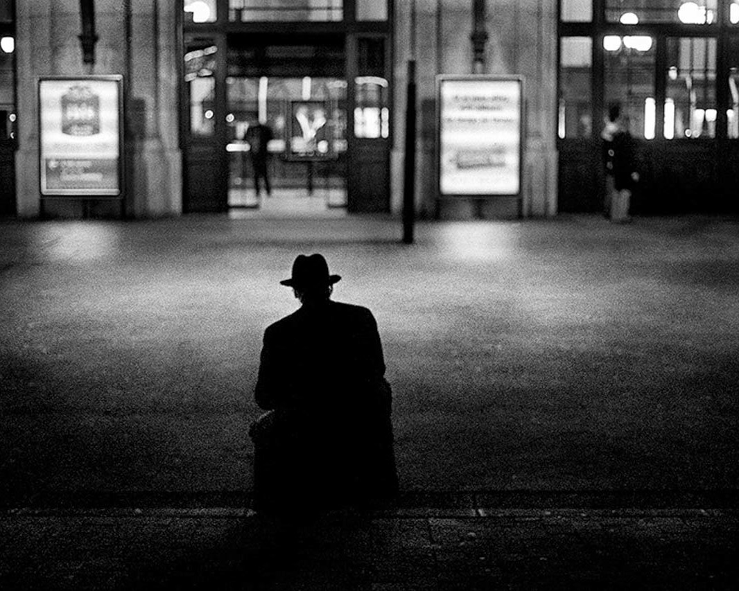 « Lueurs cendrées »