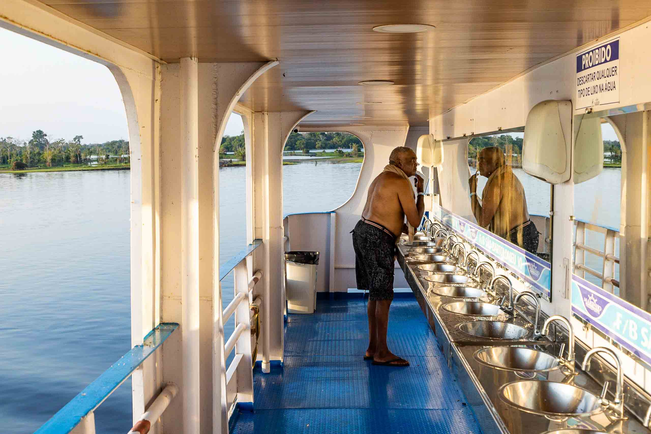 Vie sur un bateau l'Amazone Voyage Photo au Brésil