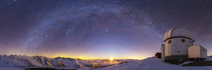 Coucher de Lune à l'observatoire Saint Véran