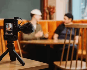 appareil photo Canon EOS R50 V à découvrir au Salon de la Photo 2025