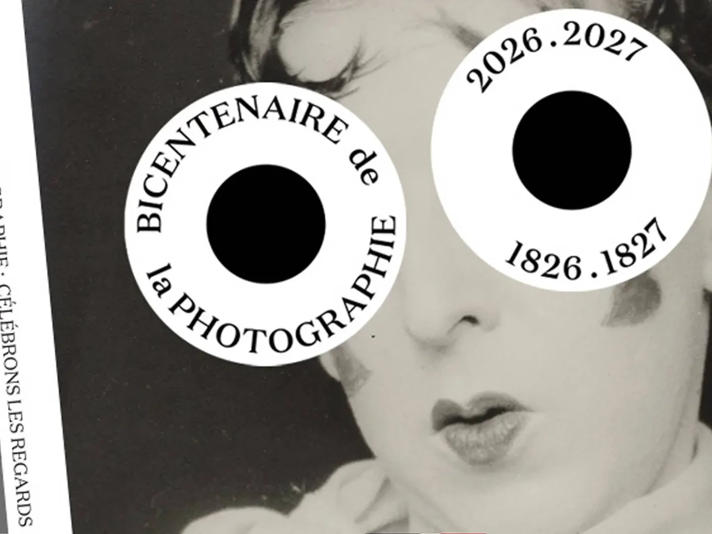 Bicentenaire de la photographie Claude Cahun, alias Lucy Schwob 1894-1954) (Autoportrait, Don't kiss me I'm still in training, 1927. Tirage argentique sur papier. Collections FRAM Pays de la Loire. Musée d’arts de Nantes, 2000. No inv. 2000.9.1.PH. Domaine public, Musée d’arts de Nantes. Numérisation Cécile Clos